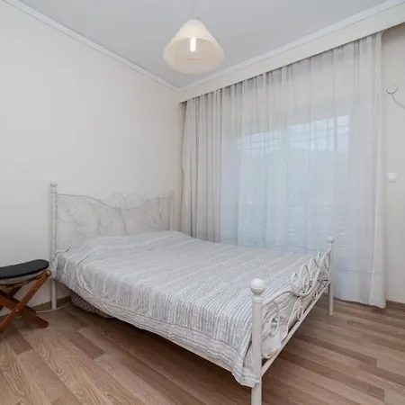 Lovely Apartamento PalaiónTsiflíkion
